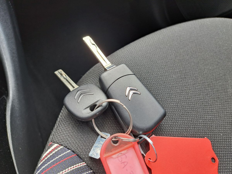 Photo 15 de l'offre de Citroën C1 (2) VTi 72 S&S BVM Feel à 8990€ chez Carlyss automobiles Vitré