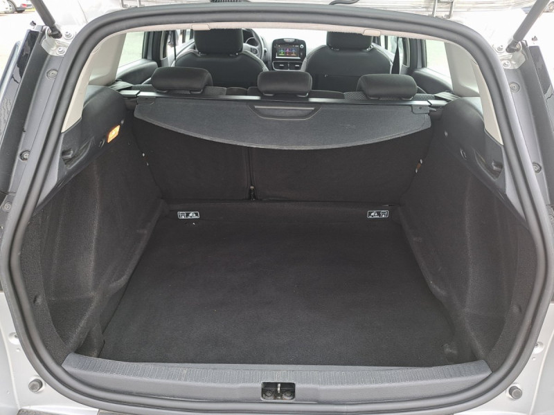 Photo 17 de l'offre de Renault Clio Estate (4) Zen TCe 75 - 18 à 9790€ chez Carlyss automobiles Vitré
