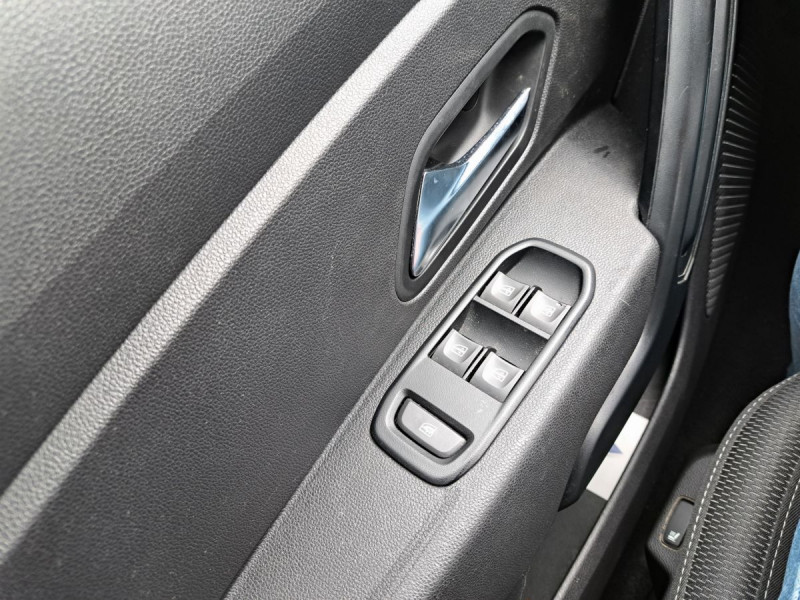 Photo 19 de l'offre de DACIA Duster (2) Confort TCe 100 4x2 2019 à 13990€ chez Carlyss automobiles Vitré