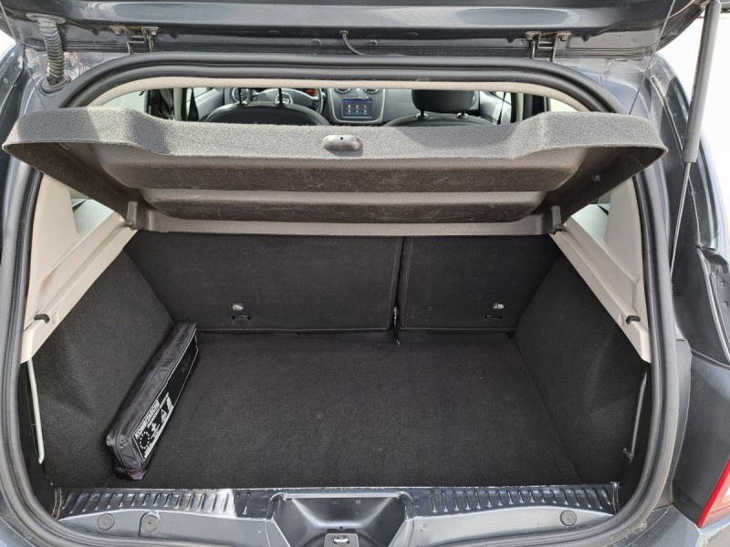 Photo 6 de l'offre de Dacia Sandero (2) Stepway dCi 90 à 10490€ chez Carlyss automobiles Vitré