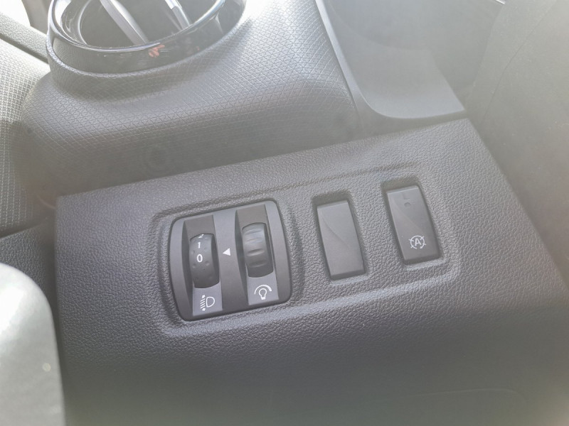 Photo 12 de l'offre de Renault Clio Estate (4) Zen TCe 90 - 18 à 10990€ chez Carlyss automobiles Vitré