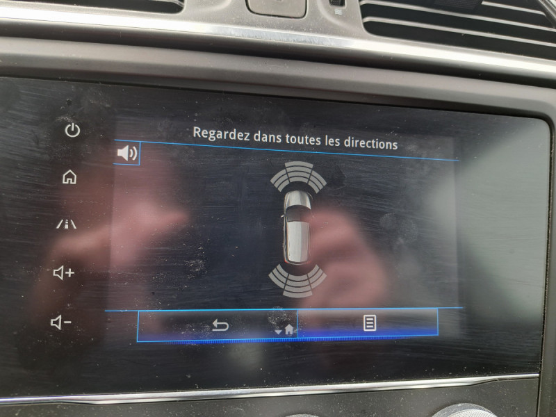 Photo 13 de l'offre de RENAULT Kadjar Business Blue dCi 115 - 21 à 16990€ chez Carlyss automobiles Vitré