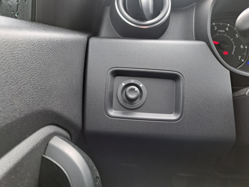 Photo 18 de l'offre de DACIA Duster (2) Confort TCe 100 4x2 2019 à 13990€ chez Carlyss automobiles Vitré