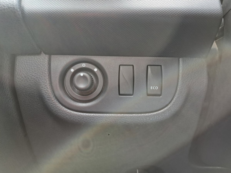 Photo 17 de l'offre de Dacia Sandero (2) Stepway dCi 90 à 10490€ chez Carlyss automobiles Vitré