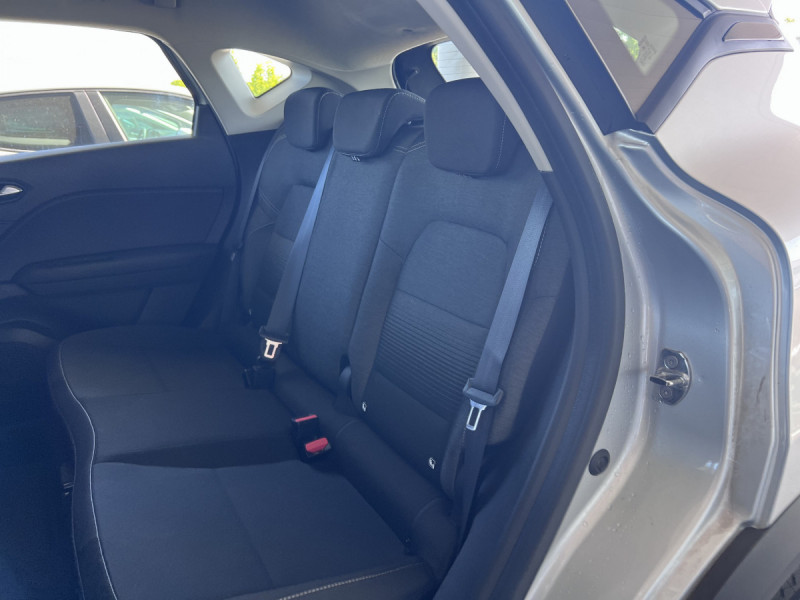 Photo 8 de l'offre de Renault Captur (2) Business Blue dCi 115 à 13990€ chez Carlyss automobiles Vitré