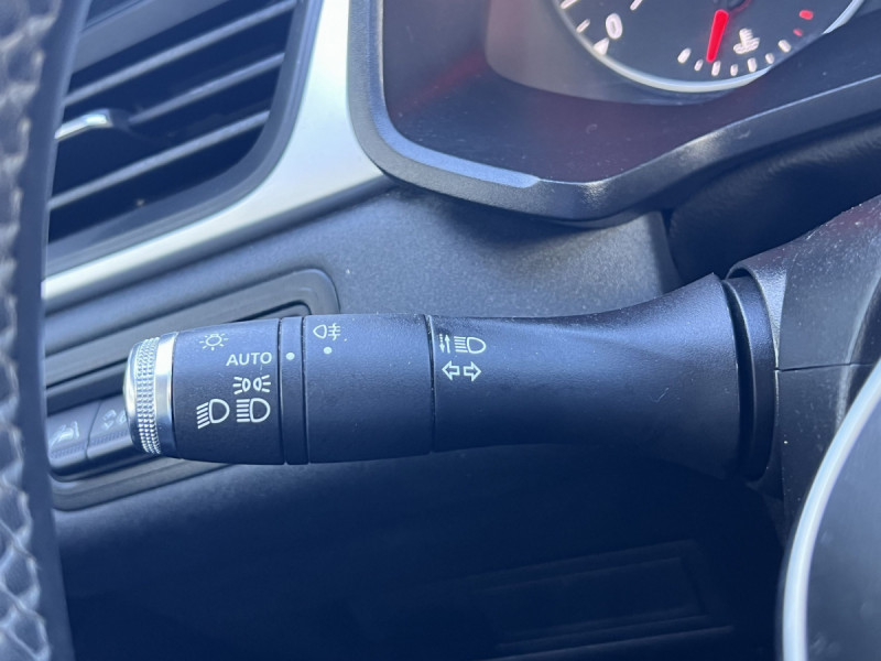 Photo 17 de l'offre de Renault Captur (2) Business Blue dCi 115 EDC à 14490€ chez Carlyss automobiles Vitré