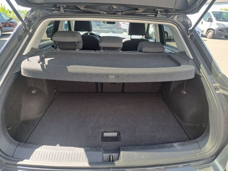 Photo 22 de l'offre de VOLKSWAGEN T-Roc 1.5 TSI 150 EVO FIRST EDITION à 20490€ chez Carlyss automobiles Vitré