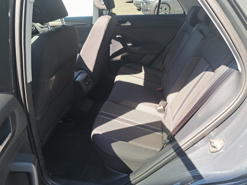 Photo 9 de l'offre de VOLKSWAGEN T-Roc 1.5 TSI 150 EVO FIRST EDITION à 20490€ chez Carlyss automobiles Vitré