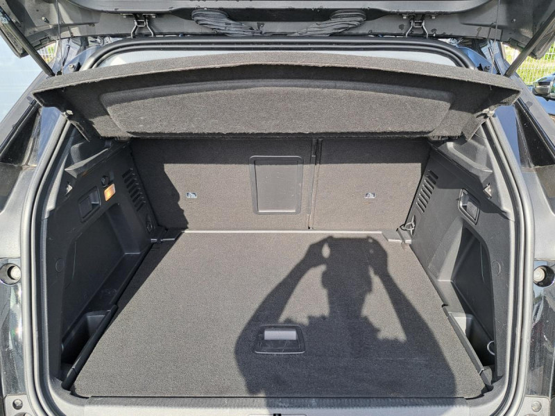 Photo 27 de l'offre de PEUGEOT 3008 (2) BlueHDi 130 S&S EAT8 Allure Pack à 22490€ chez Carlyss automobiles Vitré