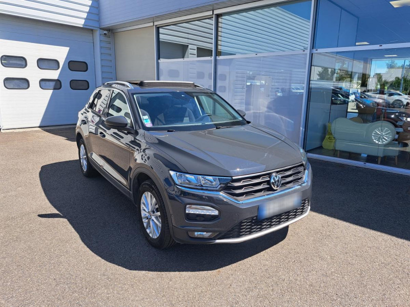 Photo 1 de l'offre de VOLKSWAGEN T-Roc 1.5 TSI 150 EVO FIRST EDITION à 20490€ chez Carlyss automobiles Vitré