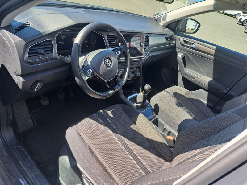 Photo 8 de l'offre de VOLKSWAGEN T-Roc 1.5 TSI 150 EVO FIRST EDITION à 20490€ chez Carlyss automobiles Vitré