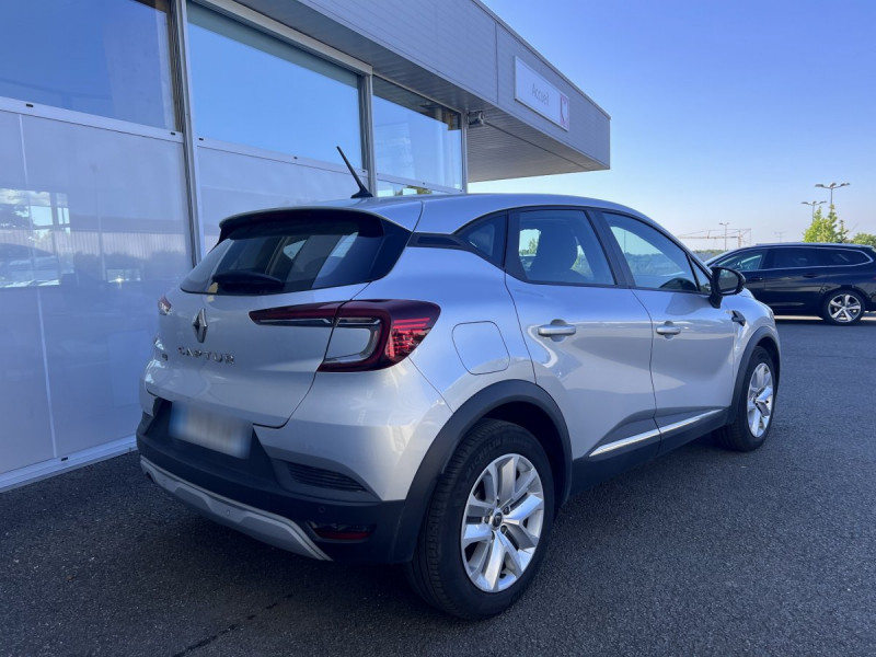 Photo 4 de l'offre de Renault Captur (2) Business Blue dCi 115 EDC à 14490€ chez Carlyss automobiles Vitré