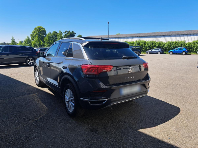 Photo 4 de l'offre de VOLKSWAGEN T-Roc 1.5 TSI 150 EVO FIRST EDITION à 20490€ chez Carlyss automobiles Vitré