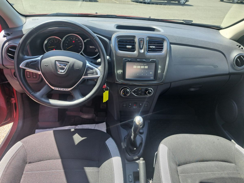 Photo 8 de l'offre de Dacia Sandero (2) Stepway Navy TCe 90 à 9990€ chez Carlyss automobiles Vitré