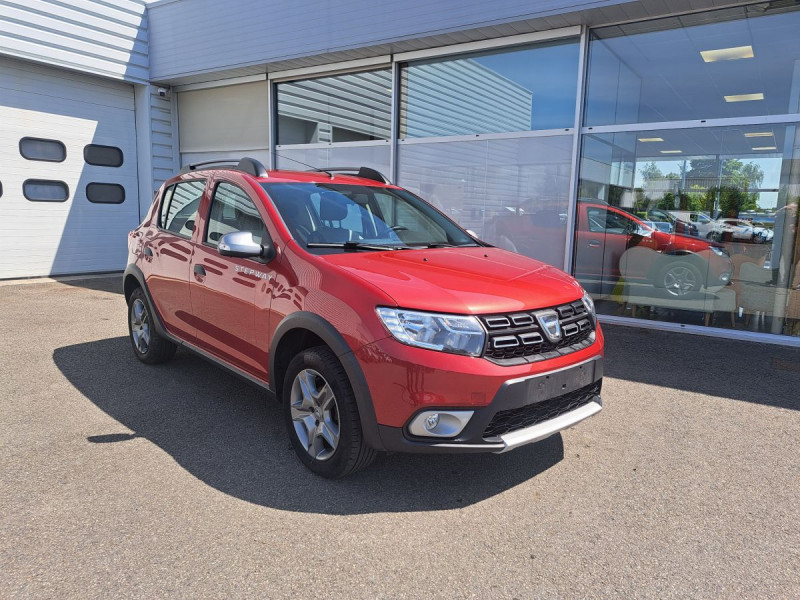 Photo 1 de l'offre de Dacia Sandero (2) Stepway Navy TCe 90 à 9990€ chez Carlyss automobiles Vitré