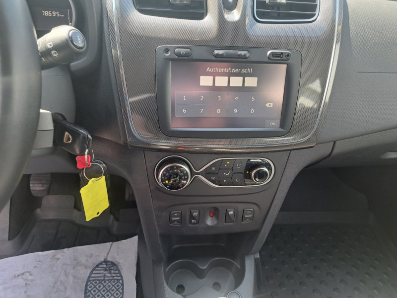 Photo 10 de l'offre de Dacia Sandero (2) Stepway Navy TCe 90 à 9990€ chez Carlyss automobiles Vitré