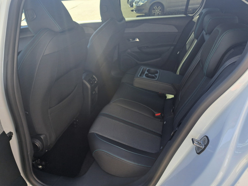 Photo 9 de l'offre de Peugeot 308 (3) 1.5 BLUEHDI 130 AUTO8 ALLURE à 23990€ chez Carlyss automobiles Vitré