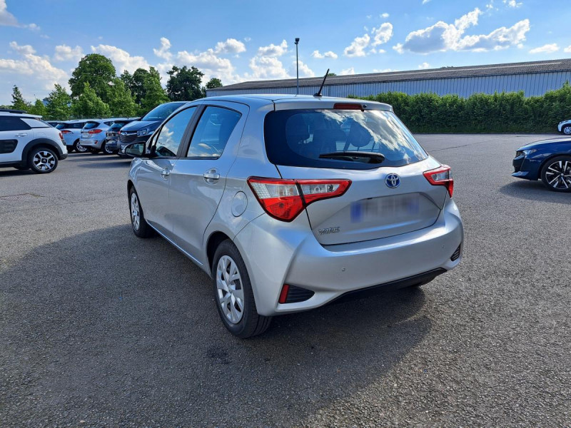 Photo 4 de l'offre de Toyota Yaris Hybride (3) 1.5 VVT-I HYBRID France Business à 14990€ chez Carlyss automobiles Vitré