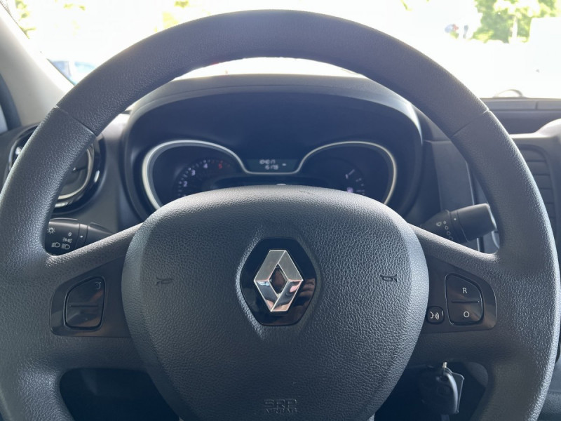Photo 12 de l'offre de Renault Trafic (3) 15408 euros HT NV FG GCF L1H1 1200 Energy dCi 145 à 18490€ chez Carlyss automobiles Vitré
