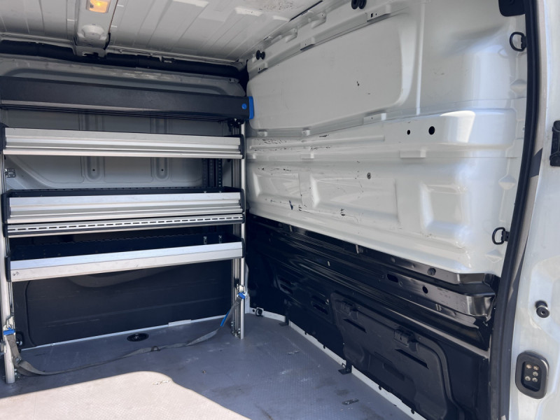 Photo 9 de l'offre de Renault Trafic (3) 15408 euros HT NV FG GCF L1H1 1200 Energy dCi 145 à 18490€ chez Carlyss automobiles Vitré