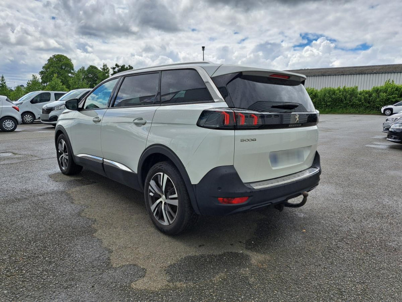 Photo 5 de l'offre de PEUGEOT 5008 (2) BlueHDi 180 S&S EAT8 Allure Pack à 27490€ chez Carlyss automobiles Vitré