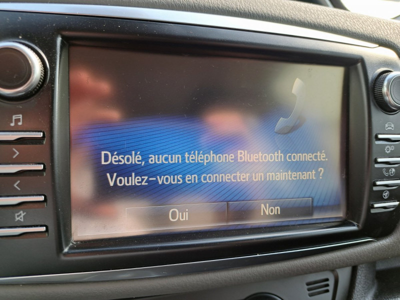 Photo 11 de l'offre de Toyota Yaris Hybride (3) 1.5 VVT-I HYBRID France Business à 14990€ chez Carlyss automobiles Vitré