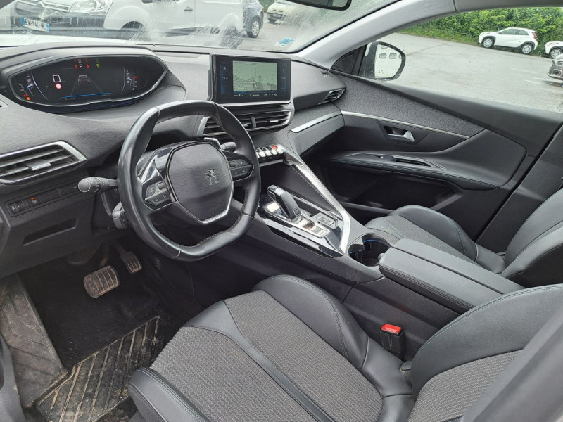 Photo 9 de l'offre de PEUGEOT 5008 (2) BlueHDi 180 S&S EAT8 Allure Pack à 27490€ chez Carlyss automobiles Vitré