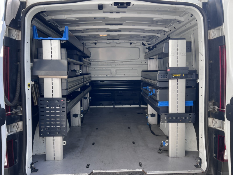 Photo 5 de l'offre de Renault Trafic (3) 15408 euros HT NV FG GCF L1H1 1200 Energy dCi 145 à 18490€ chez Carlyss automobiles Vitré