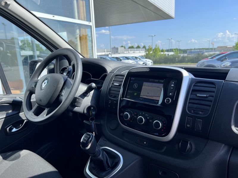 Photo 11 de l'offre de Renault Trafic (3) 15408 euros HT NV FG GCF L1H1 1200 Energy dCi 145 à 18490€ chez Carlyss automobiles Vitré