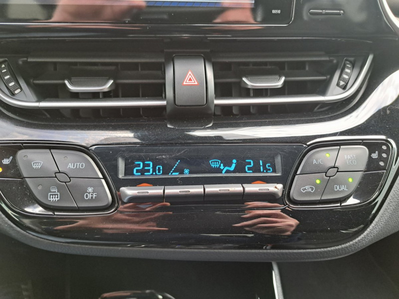 Photo 14 de l'offre de TOYOTA C-HR 1.8 HYBRIDE 122 GRAPHIC à 19990€ chez Carlyss automobiles Vitré