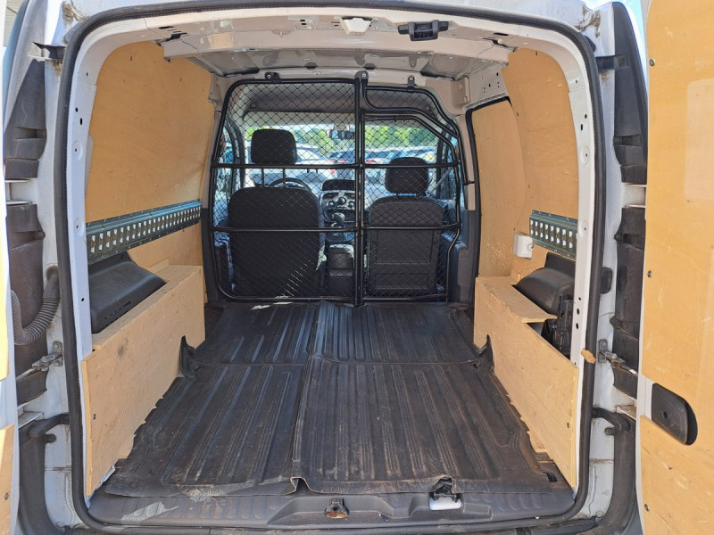 Photo 6 de l'offre de Renault Kangoo Express (2) 11242 euros HT Extra R-Link dCi 110 EDC à 13490€ chez Carlyss automobiles Vitré