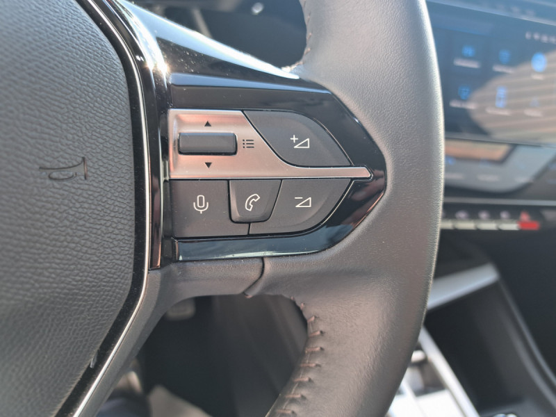 Photo 13 de l'offre de Peugeot 308 (3) 1.5 BLUEHDI 130 AUTO8 ALLURE à 23990€ chez Carlyss automobiles Vitré