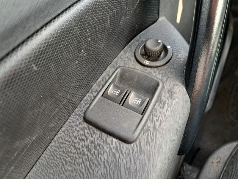 Photo 19 de l'offre de Renault Kangoo Express (2) 11242 euros HT Extra R-Link dCi 110 EDC à 13490€ chez Carlyss automobiles Vitré