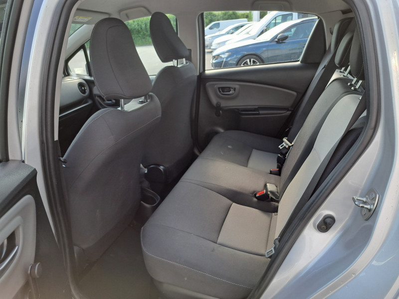 Photo 8 de l'offre de Toyota Yaris Hybride (3) 1.5 VVT-I HYBRID France Business à 14990€ chez Carlyss automobiles Vitré
