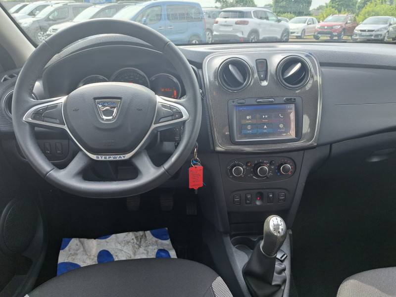 Photo 5 de l'offre de Dacia Sandero (2) Stepway Navy TCe 90 à 9990€ chez Carlyss automobiles Vitré