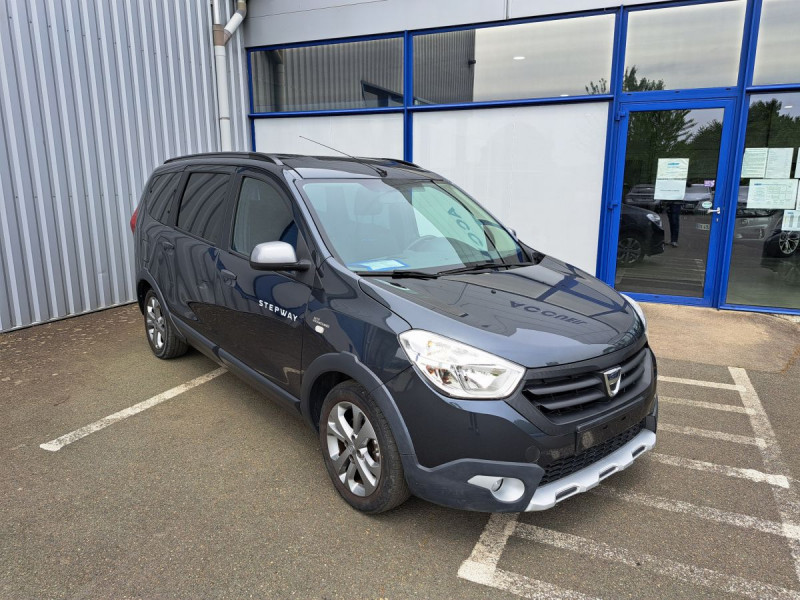 Photo 1 de l'offre de Dacia Lodgy 7 Places Nouveau Stepway dCi 110 E6 à 13490€ chez Carlyss automobiles Vitré