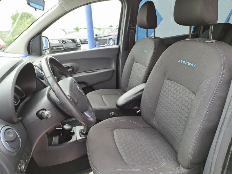 Photo 6 de l'offre de Dacia Lodgy 7 Places Nouveau Stepway dCi 110 E6 à 13490€ chez Carlyss automobiles Vitré