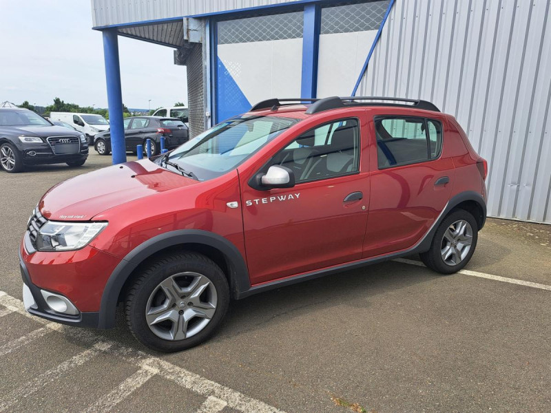 Photo 2 de l'offre de Dacia Sandero (2) Stepway Navy TCe 90 à 11790€ chez Carlyss automobiles Vitré