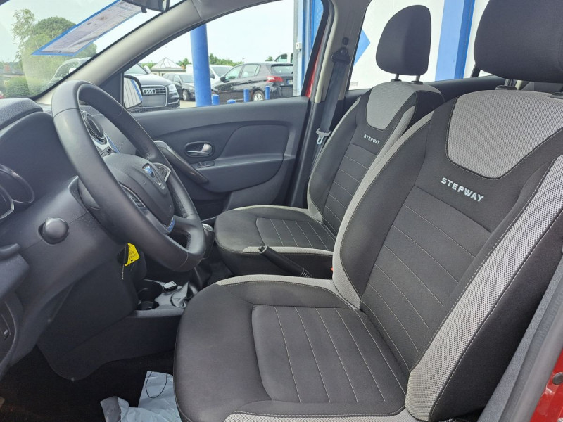 Photo 6 de l'offre de Dacia Sandero (2) Stepway Navy TCe 90 à 11790€ chez Carlyss automobiles Vitré
