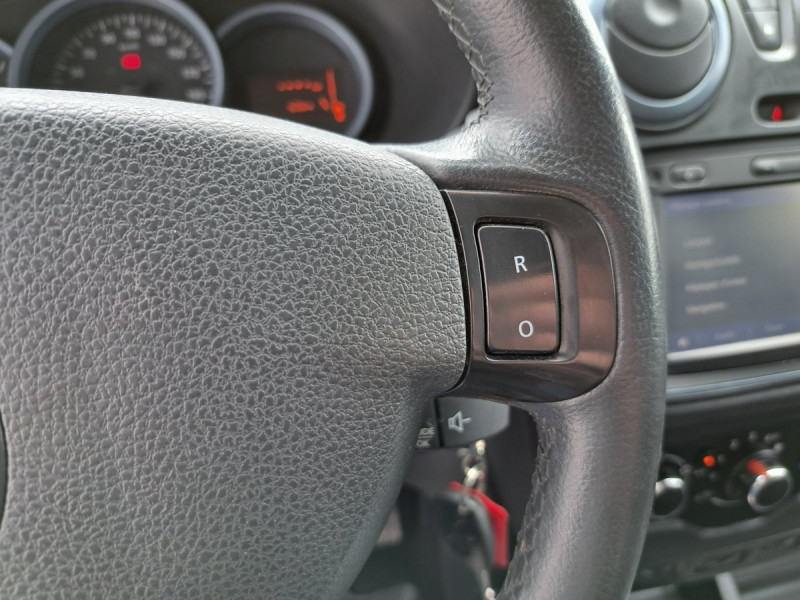 Photo 18 de l'offre de Dacia Lodgy 7 Places Nouveau Stepway dCi 110 E6 à 13490€ chez Carlyss automobiles Vitré