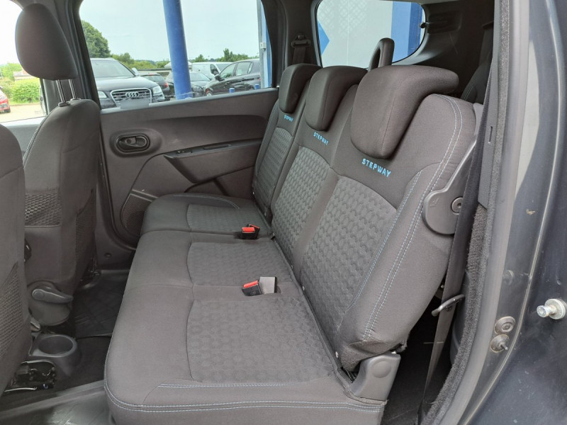 Photo 7 de l'offre de Dacia Lodgy 7 Places Nouveau Stepway dCi 110 E6 à 13490€ chez Carlyss automobiles Vitré