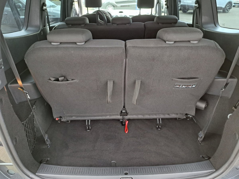 Photo 20 de l'offre de Dacia Lodgy 7 Places Nouveau Stepway dCi 110 E6 à 13490€ chez Carlyss automobiles Vitré