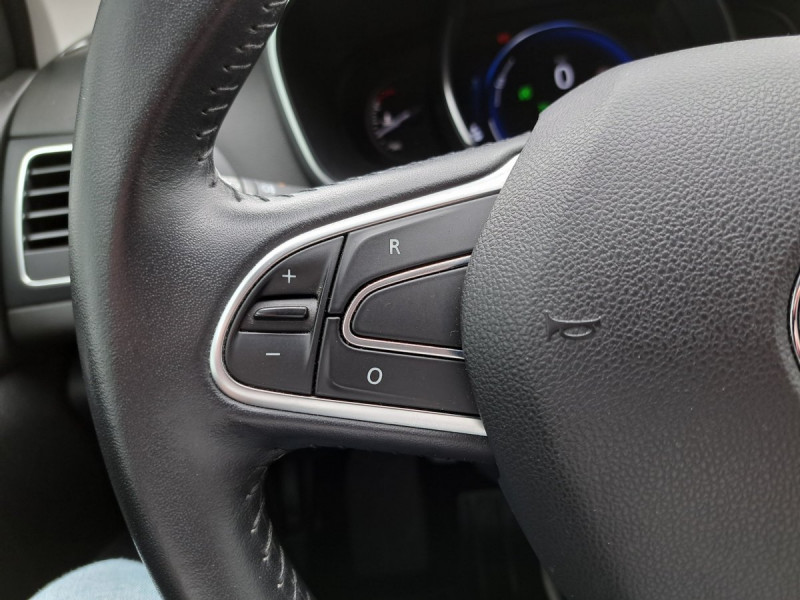 Photo 15 de l'offre de Renault Mégane Berline (4) Business Blue dCi 115 à 13990€ chez Carlyss automobiles Vitré
