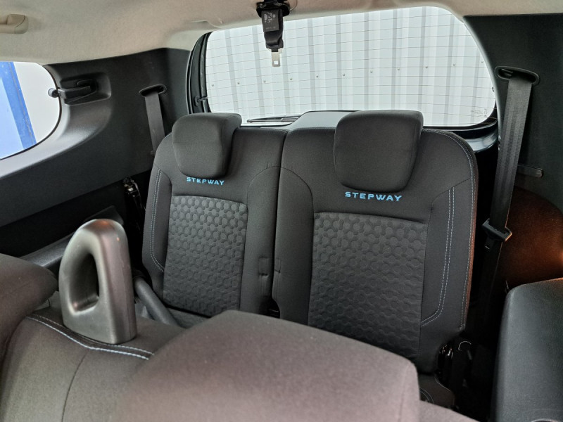 Photo 8 de l'offre de Dacia Lodgy 7 Places Nouveau Stepway dCi 110 E6 à 13490€ chez Carlyss automobiles Vitré