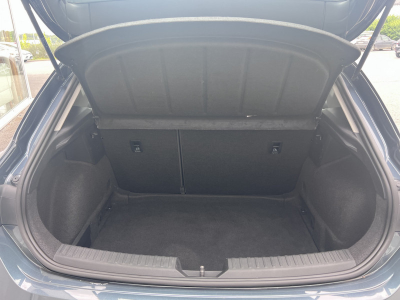 Photo 15 de l'offre de Seat Leon (4) 1.0 TSI 110 S&S Style à 17290€ chez Carlyss automobiles Vitré