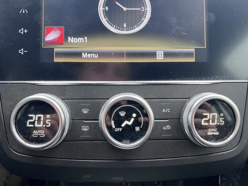 Photo 14 de l'offre de RENAULT Kadjar Business TCe 140 EDC FAP - 21 à 15490€ chez Carlyss automobiles Vitré