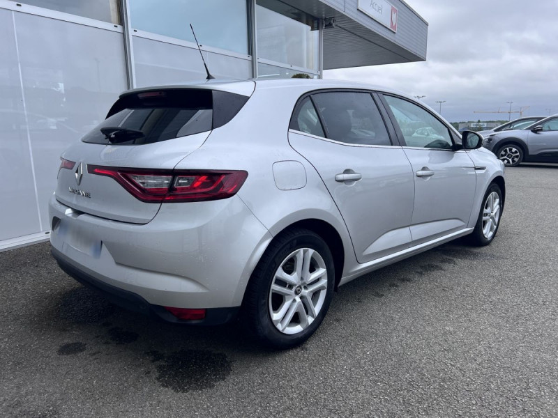 Photo 4 de l'offre de Renault Mégane Berline (4) Business TCe 140 EDC FAP à 16490€ chez Carlyss automobiles Vitré