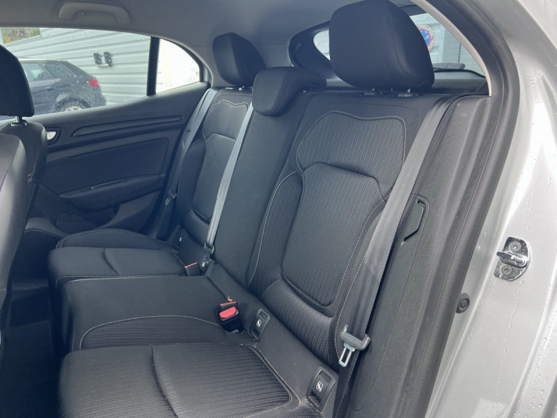 Photo 7 de l'offre de Renault Mégane Berline (4) Business TCe 140 EDC FAP à 16490€ chez Carlyss automobiles Vitré