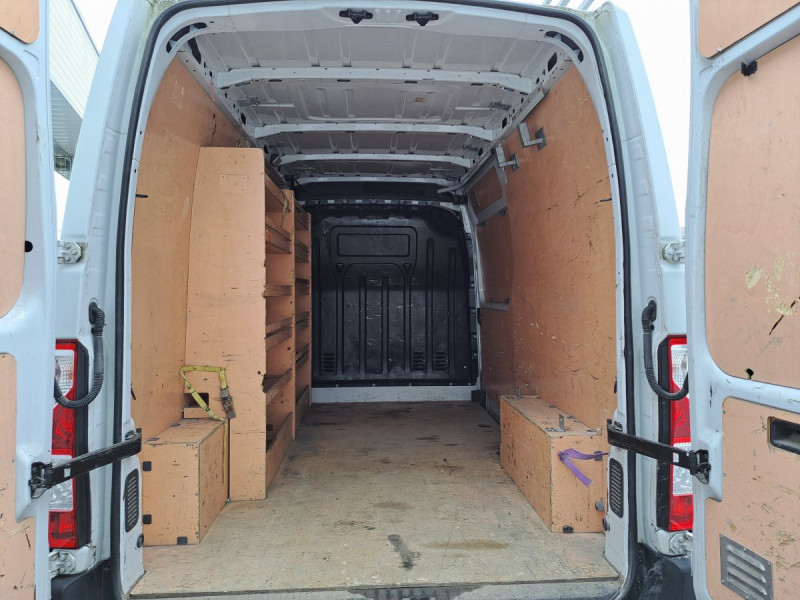Photo 13 de l'offre de Renault Master (3) 9575 euros HT FG Cf Trac F3500 L2H2 dCi 110 Euro6 à 11490€ chez Carlyss automobiles Vitré