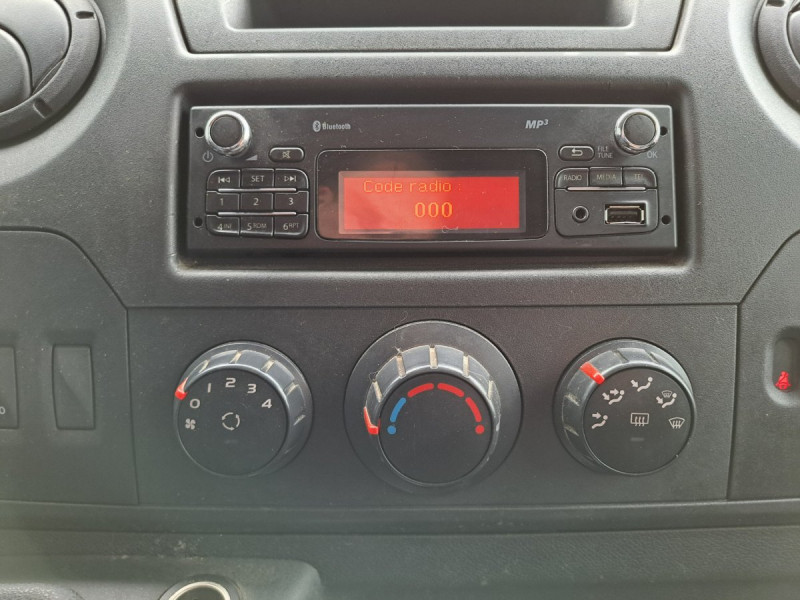Photo 8 de l'offre de Renault Master (3) 9575 euros HT FG Cf Trac F3500 L2H2 dCi 110 Euro6 à 11490€ chez Carlyss automobiles Vitré